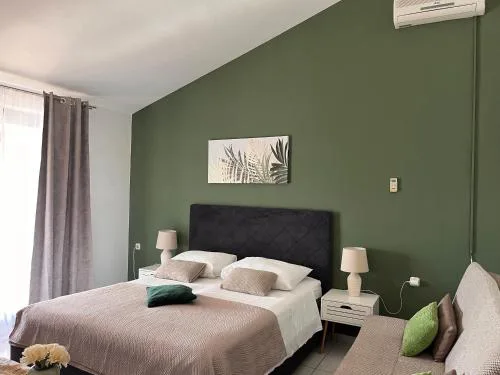 Sea view apartment-20 m from the sea
