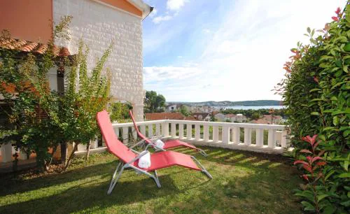 Seaview Luxury Apartment "Lucy" with terrace & vintage summer kitchen