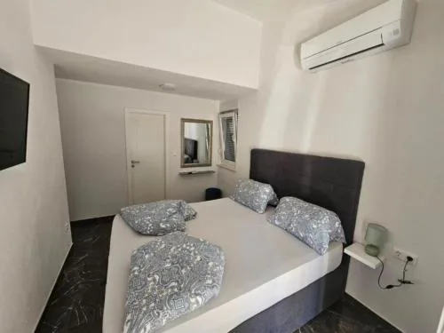 Spacious Villa With Outdoor Swimming Pool in Trogir - Classic Two Bedroom Apartment