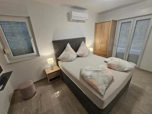 Spacious Villa With Outdoor Swimming Pool in Trogir - Two Bedroom Apartment