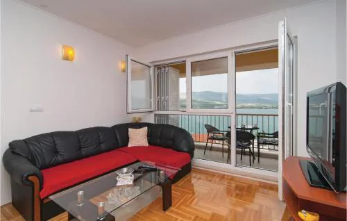 Two-Bedroom Apartment Misevac With Sea View 07