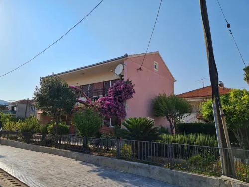 Villa Lyra