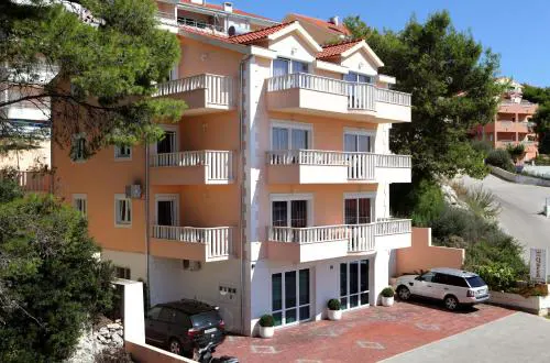 Villa Queen