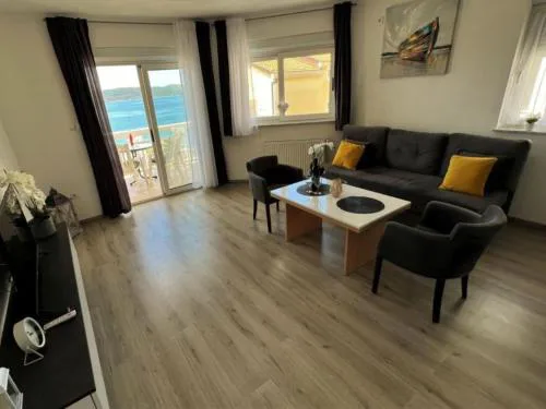 Villa Tomi - Classic One Bedroom Apartment With Sea View 7