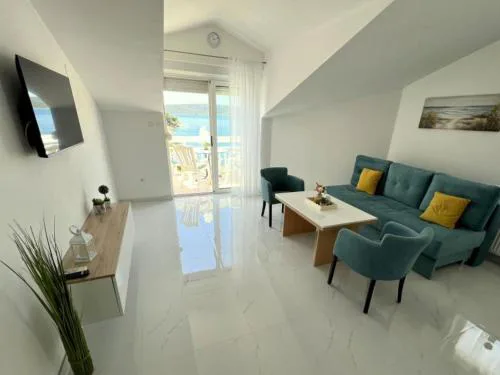 Villa Tomi - Studio with Balcony 4