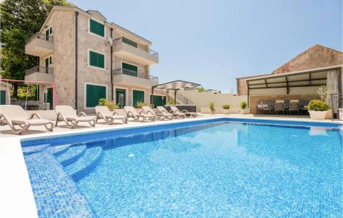 4 Bedroom Stunning Home In Tucepi