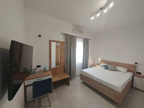Elena rooms