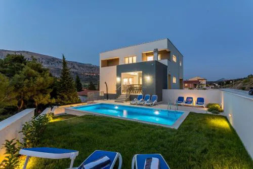 Luxury villa with a swimming pool Tugare, Omis - 20067