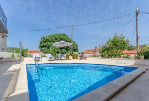 Apartments Villa LA