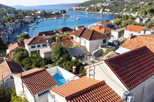Seaside family friendly house with a swimming pool Drvenik Veliki, Drvenik - 22085