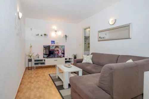 Apartment Karmela