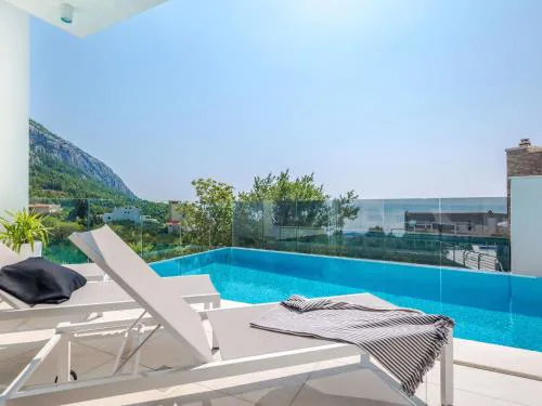 Holiday Home Schöne Villa Zvizdan mit Infinity-Pool by Interhome