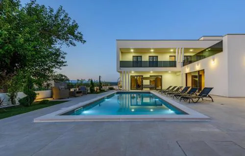 Gorgeous Home In Sikovo