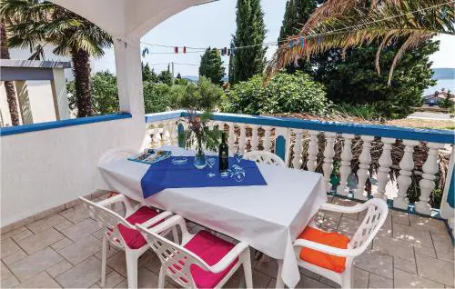 2 Bedroom Nice Apartment In Sveti Petar