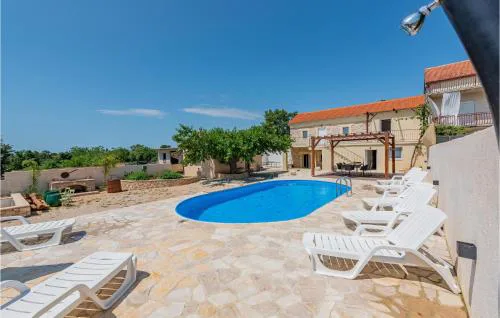 4 Bedroom Gorgeous Home