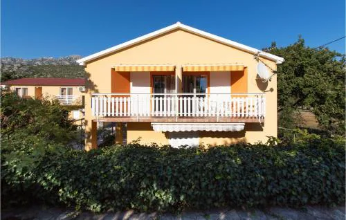 1 Bedroom Beautiful Apartment In Seline