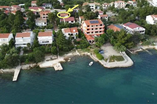 Apartmani Lana, 40 metara do mora, Seline (4+1)