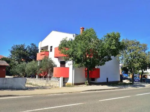 Apartment and rooms JAZ