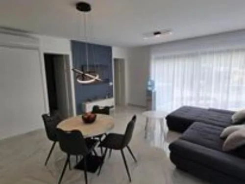 Lux Holiday Home Slatki - Five Bedroom Holiday Home with Pool