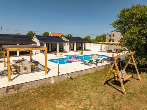 Unique Villa V with large pool