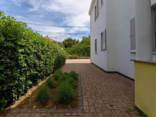 Homely Apartment in Sukošan near Sea