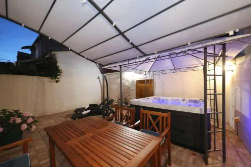 House Cirrus