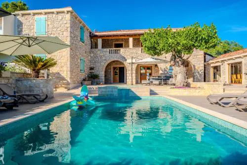 MY DALMATIA - Authentic villa Dumina with private heated pool and sauna
