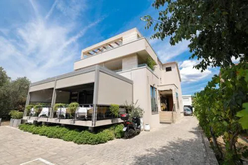 Rooms & Restaurant Matanovi Dvori
