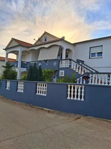 Apartment Mira