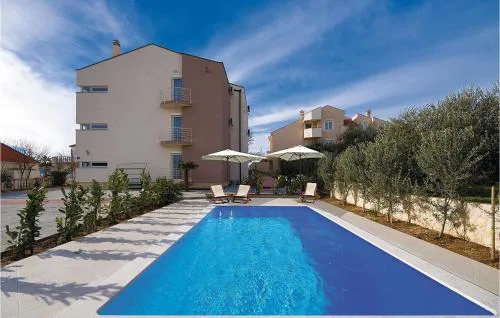 Cozy Apartment In Bibinje