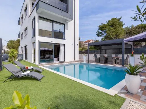 Holiday Home Giny by Interhome