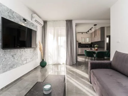 Luxury D Apartments - Luxury Two Bedroom Apartment with Terrace A2