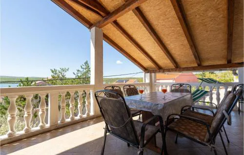 Lovely Apartment In Susnjar Ii, Krusevo