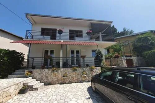Small apartment near the beach in Gornji Karin