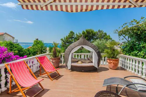 Rustical Vila VERDE with traditional Tavern & Pool