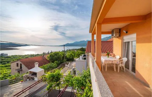 Amazing Apartment In Rovanjska
