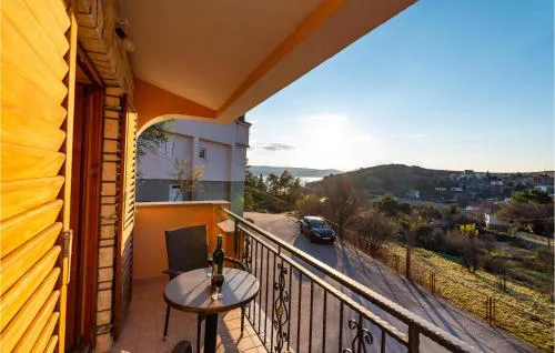 Cozy Apartment In Modric With Wifi