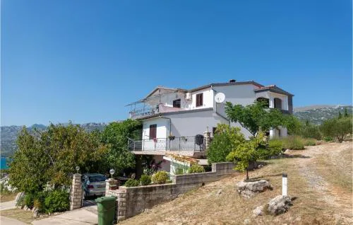 Three-Bedroom Apartment In Rovanjska
