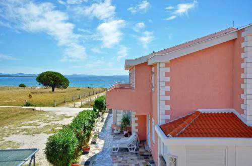 Al Mar Apartments