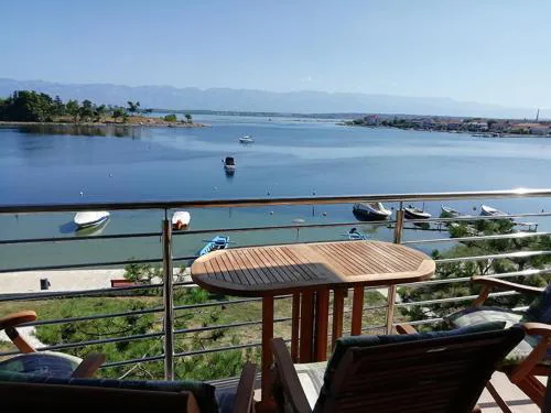 Apartment in Nin with sea view, terrace, air conditioning, Wi-Fi (4868-3)