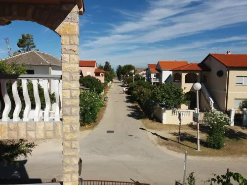 Apartment Visnja near Queen Beach - by TA Leut Agency