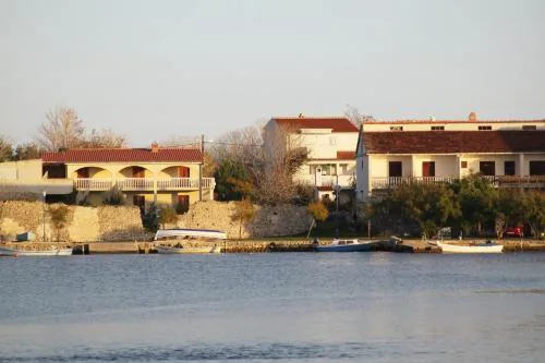 Apartments and rooms with parking space Nin, Zadar - 5805