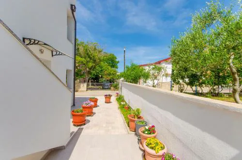 Apartments Mirjana