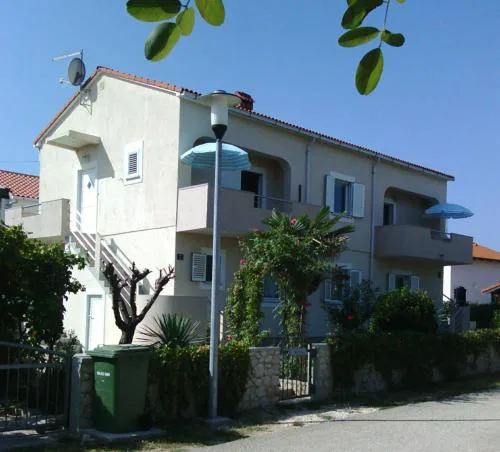 Apartments with parking space Nin, Zadar - 15861
