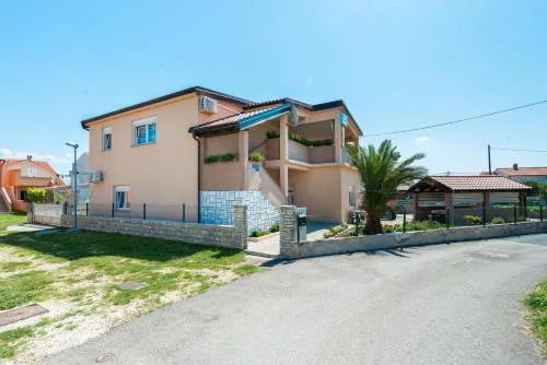 Apartments with parking space Nin, Zadar - 19555