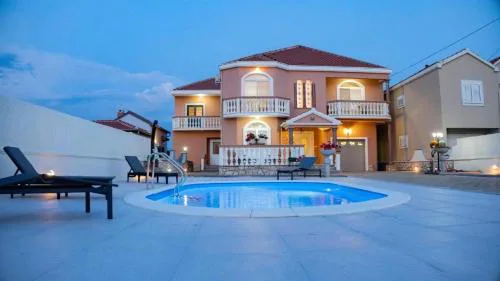 Family friendly house with a swimming pool Zaton, Zadar - 21576