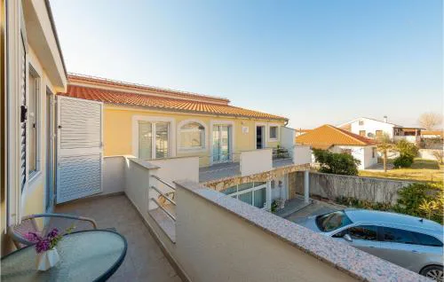 Nice Apartment In Nin With Wifi