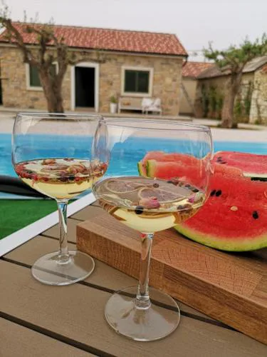 POOL HOUSE MARO