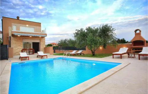 Villa L&T Nin