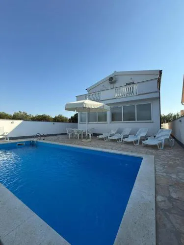 Villa Mate
